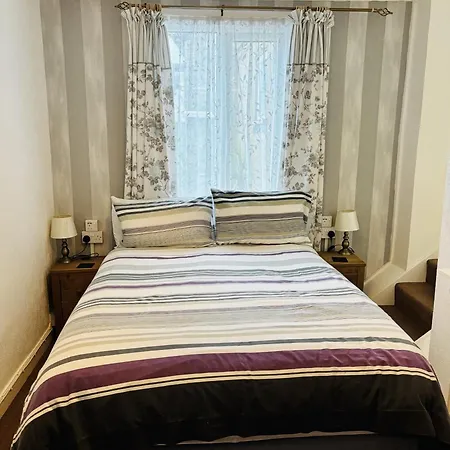 Carnson House Bed & Breakfast