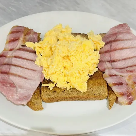Carnson House Bed & Breakfast