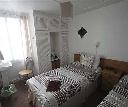Carnson House Bed & Breakfast 4*