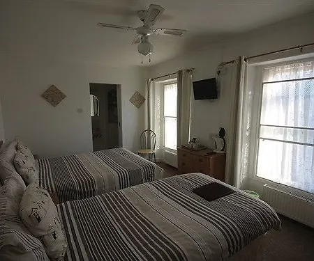 Carnson House Bed & Breakfast 4*